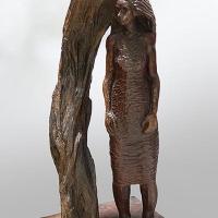 Mujer y tronco por Argüello, Emilio