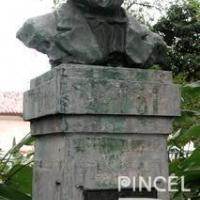 Andrés Carnegie  (con pedestal) por Bonilla, Juan Ramón