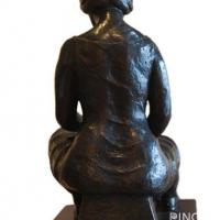 Mujer con vasija (vista por detrás) por Brenes, Miguel Ángel