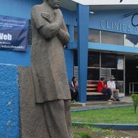 Monumento al Dr. Moreno Cañas  (vista lateral) por Chacón, Juan Rafael