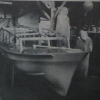 Construcción del velero Yuré en el taller de Santo Tomás por Zeledón Guzmán, Néstor
